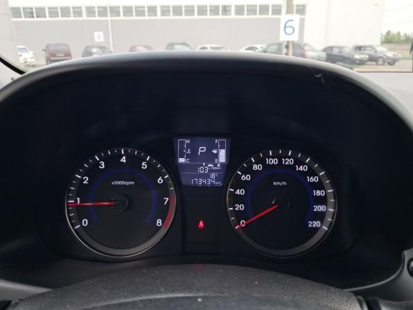 Hyundai Solaris I Рестайлинг с пробегом 2016 года, цена 935 000 рублей, 174000 км, седан, Автокод Объявления