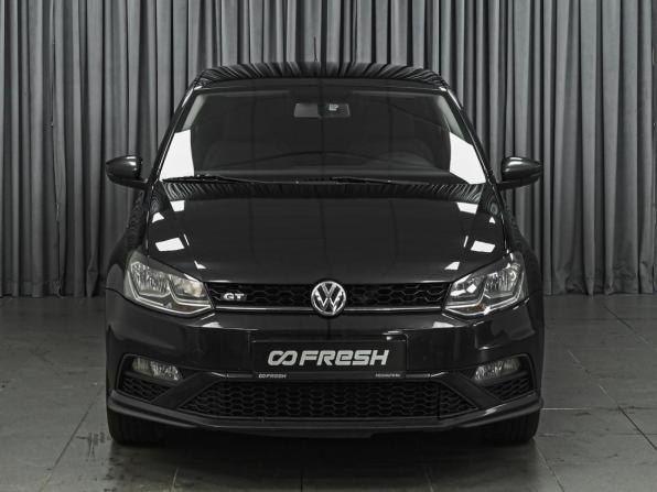 Volkswagen Polo V Рестайлинг с пробегом 2017 года, цена 1 368 000 рублей, 138657 км, седан, Автокод Объявления