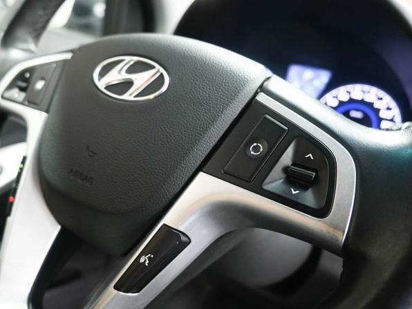 Hyundai Solaris I с пробегом 2013 года, цена 879 900 рублей, 156000 км, седан, Автокод Объявления
