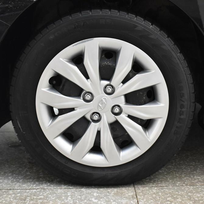 Hyundai Solaris II Москва  - изображение 16