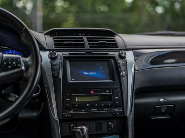 Toyota Camry VII (XV50) Рестайлинг с пробегом 2015 года, цена 1 699 000 рублей, 229449 км, седан, Автокод Объявления