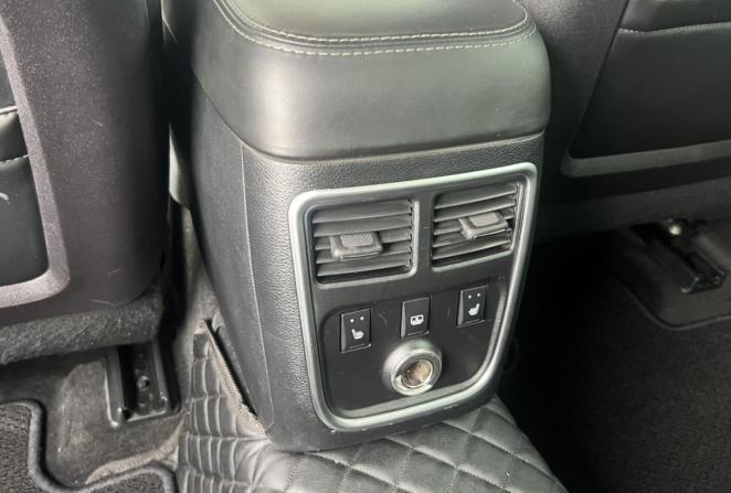 Chrysler 300C II с пробегом 2012 года, цена 1 625 000 рублей, 212059 км, седан, Автокод Объявления