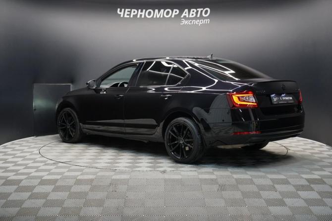 Skoda Octavia III (A7) Рестайлинг с пробегом 2017 года, цена 1 858 000 рублей, 242000 км, лифтбек, Автокод Объявления