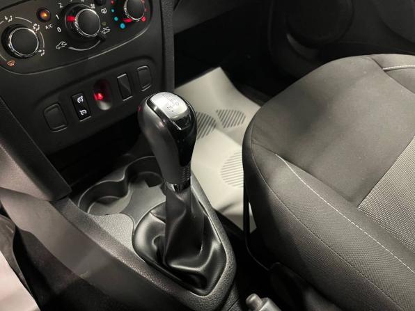 Renault Sandero II Рестайлинг с пробегом 2019 года, цена 889 000 рублей, 116550 км, хэтчбек, Автокод Объявления