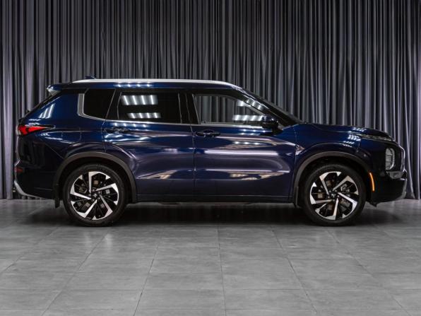Mitsubishi Outlander IV с пробегом 2022 года, цена 4 812 000 рублей, 52528 км, внедорожник, Автокод Объявления