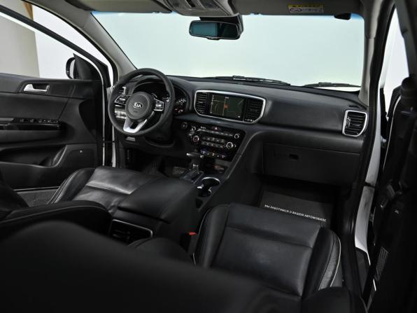 Kia Sportage IV с пробегом 2018 года, цена 2 199 000 рублей, 195000 км, внедорожник, Автокод Объявления
