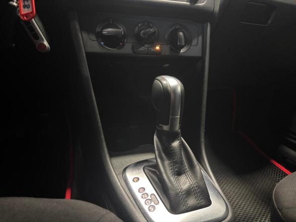 Volkswagen Polo V Рестайлинг с пробегом 2016 года, цена 949 000 рублей, 167000 км, седан, Автокод Объявления