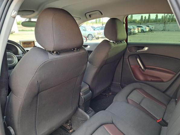 Audi A1 I (8X) с пробегом 2014 года, цена 1 055 000 рублей, 196331 км, хэтчбек, Автокод Объявления