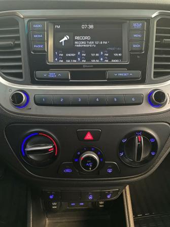 Hyundai Solaris II с пробегом 2017 года, цена 950 000 рублей, 134208 км, седан, Автокод Объявления