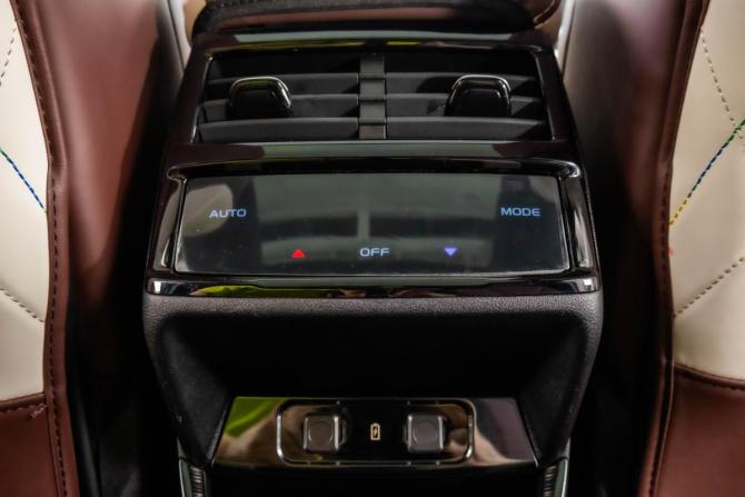 Geely Monjaro I с пробегом 2023 года, цена 3 349 000 рублей, 41890 км, внедорожник, Автокод Объявления