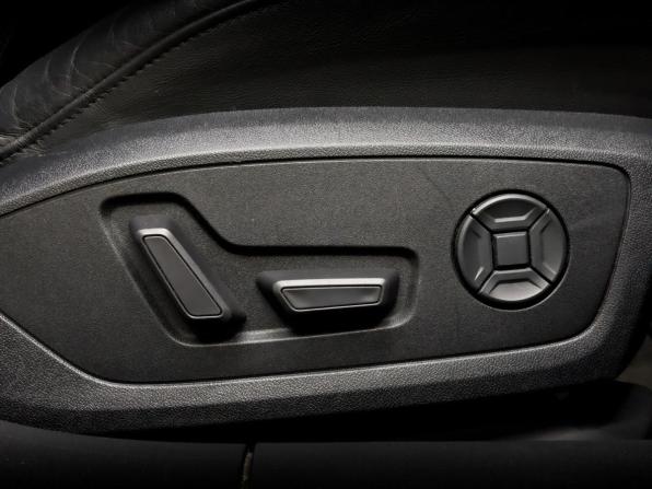 Audi A6 V (C8) с пробегом 2018 года, цена 3 330 000 рублей, 122223 км, седан, Автокод Объявления