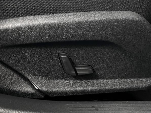 Mercedes-Benz C-Класс IV (W205) Рестайлинг с пробегом 2019 года, цена 2 319 900 рублей, 110949 км, седан, Автокод Объявления