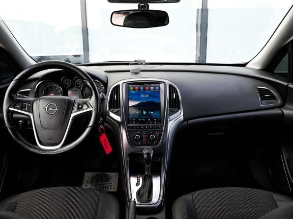 Opel Astra J с пробегом 2011 года, цена 679 000 рублей, 166493 км, хэтчбек, Автокод Объявления