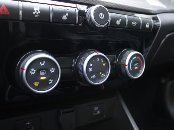 Lada (ВАЗ) Vesta I Рестайлинг (NG) с пробегом 2024 года, цена 1 059 000 рублей, 97778 км, седан, Автокод Объявления