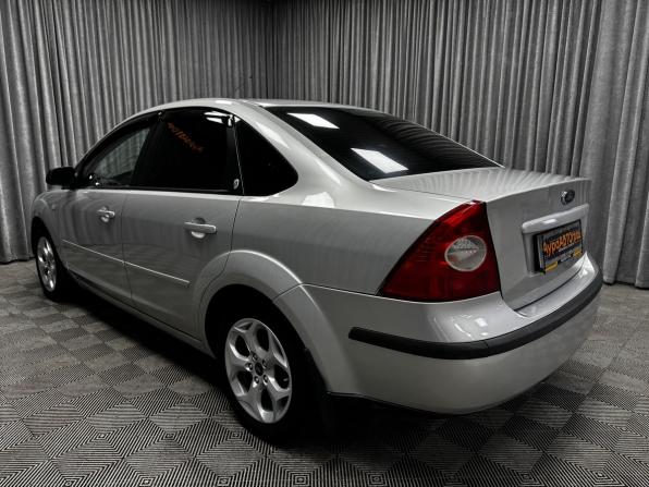 Ford Focus II с пробегом 2005 года, цена 390 000 рублей, 275437 км, седан, Автокод Объявления
