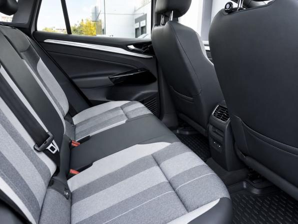 Volkswagen ID.4 с пробегом 2023 года, цена 3 300 000 рублей, 38031 км, внедорожник, Автокод Объявления