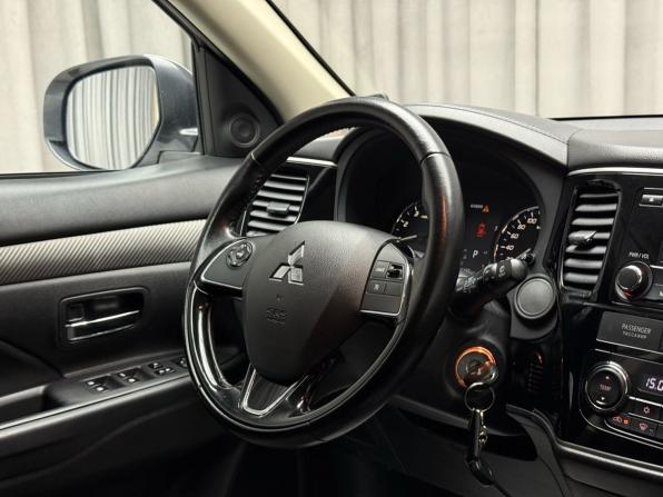 Mitsubishi Outlander III Рестайлинг 2 с пробегом 2016 года, цена 1 699 000 рублей, 185000 км, внедорожник, Автокод Объявления