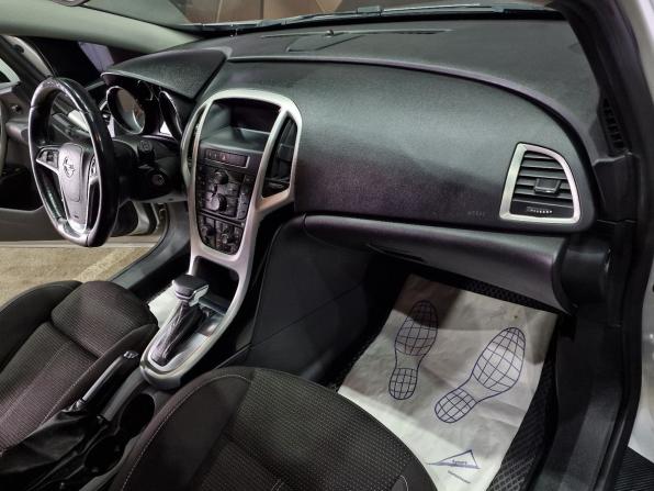 Opel Astra J Рестайлинг с пробегом 2012 года, цена 840 000 рублей, 203945 км, хэтчбек, Автокод Объявления
