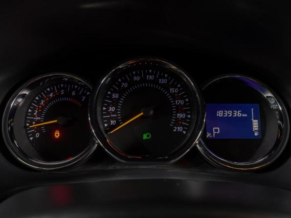 Renault Sandero II с пробегом 2015 года, цена 849 000 рублей, 183936 км, хэтчбек, Автокод Объявления