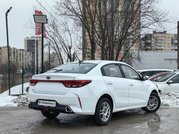 Kia Rio IV Рестайлинг с пробегом 2021 года, цена 1 229 000 рублей, 92686 км, седан, Автокод Объявления