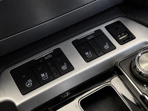 Toyota Land Cruiser 200 Series Рестайлинг 2 с пробегом 2017 года, цена 6 367 000 рублей, 274545 км, внедорожник, Автокод Объявления