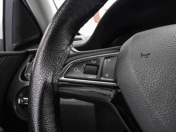 Skoda Rapid I с пробегом 2017 года, цена 989 000 рублей, 124740 км, лифтбек, Автокод Объявления