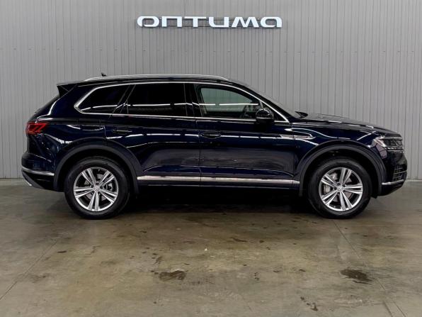 Volkswagen Touareg III с пробегом 2019 года, цена 5 397 000 рублей, 28395 км, внедорожник, Автокод Объявления