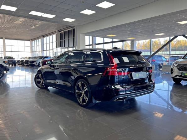 Volvo V60 II с пробегом 2018 года, цена 2 240 000 рублей, 273438 км, универсал, Автокод Объявления