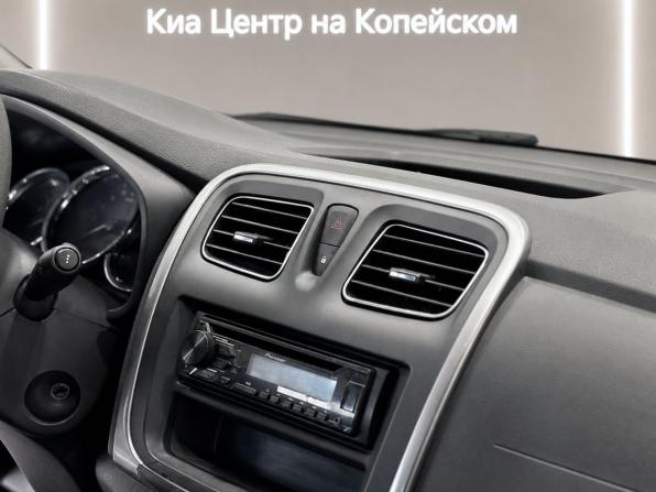 Renault Sandero II с пробегом 2017 года, цена 645 000 рублей, 170115 км, хэтчбек, Автокод Объявления