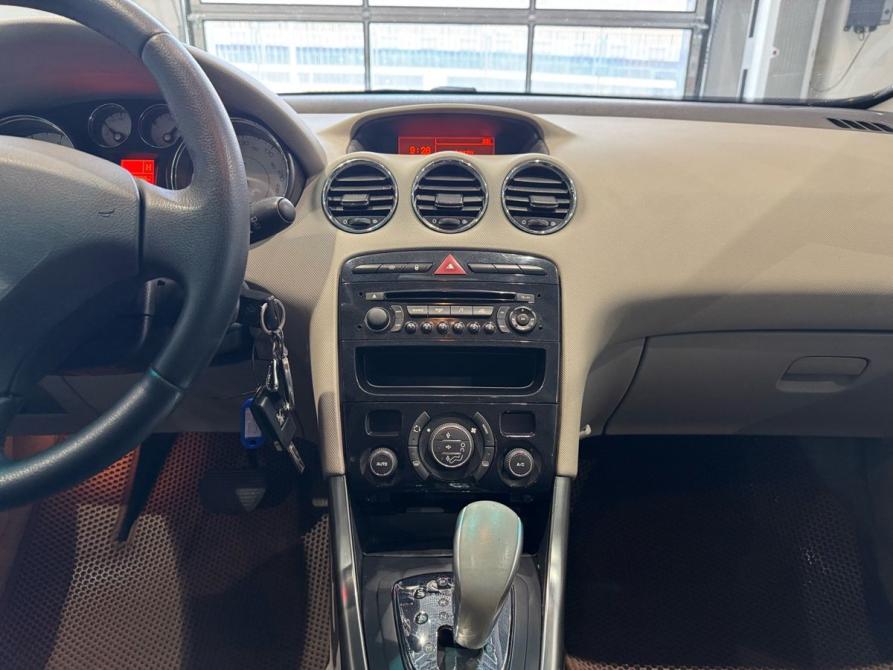 Peugeot 308 I Москва  - изображение 16