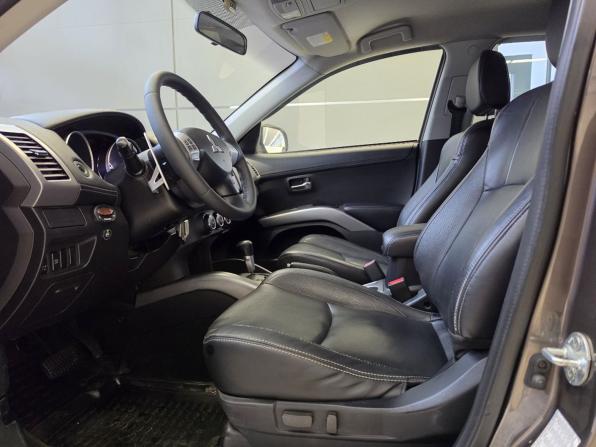 Mitsubishi Outlander II Рестайлинг с пробегом 2010 года, цена 999 000 рублей, 223680 км, внедорожник, Автокод Объявления