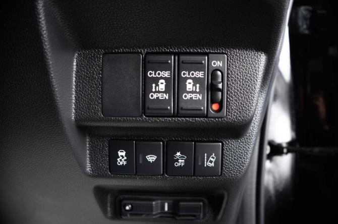 Honda Freed II Рестайлинг с пробегом 2022 года, цена 2 199 000 рублей, 42623 км, компактвэн, Автокод Объявления