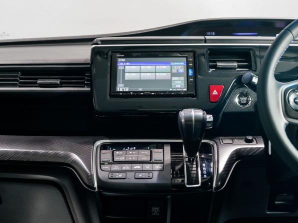 Honda Stepwgn V Рестайлинг с пробегом 2019 года, цена 2 270 000 рублей, 68600 км, минивэн, Автокод Объявления
