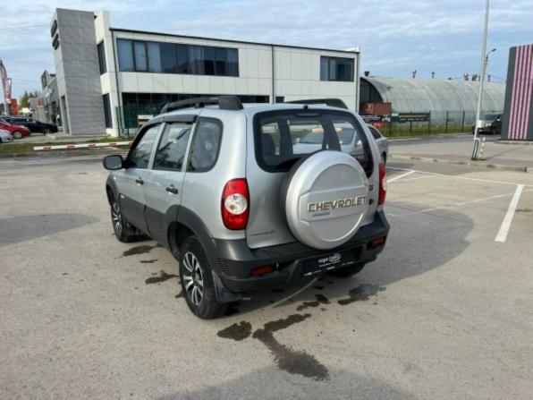 Chevrolet Niva I Рестайлинг с пробегом 2011 года, цена 529 000 рублей, 97829 км, внедорожник, Автокод Объявления