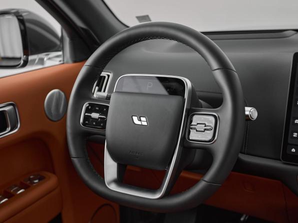 Li Auto (Lixiang) L9 I Рестайлинг с пробегом 2025 года, цена 8 979 000 рублей, 10 км, внедорожник, Автокод Объявления