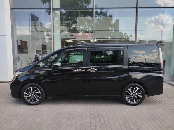 Honda Stepwgn V с пробегом 2016 года, цена 1 850 000 рублей, 96573 км, минивэн, Автокод Объявления