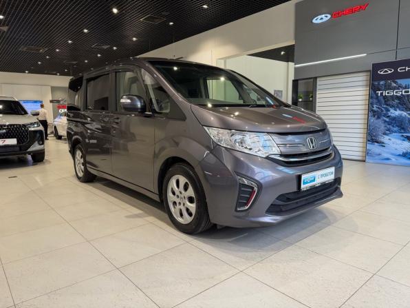 Honda Stepwgn V с пробегом 2017 года, цена 1 861 500 рублей, 127719 км, минивэн, Автокод Объявления