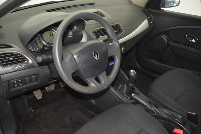 Renault Fluence I Рестайлинг с пробегом 2014 года, цена 689 000 рублей, 184000 км, седан, Автокод Объявления