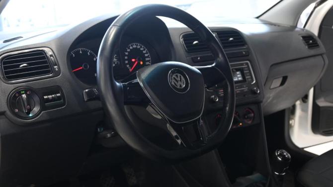 Volkswagen Polo V Рестайлинг с пробегом 2016 года, цена 939 000 рублей, 152000 км, седан, Автокод Объявления