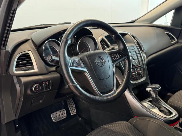 Opel Astra J Рестайлинг с пробегом 2013 года, цена 735 000 рублей, 193741 км, универсал, Автокод Объявления