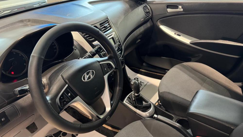 Hyundai Solaris I Киров  - изображение 5