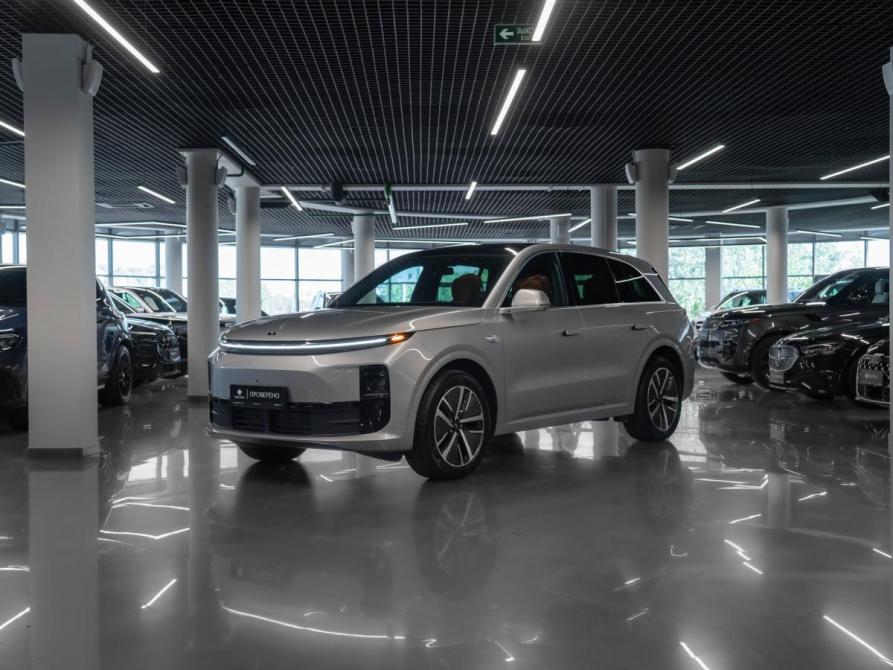 Li Auto (Lixiang) L6 Москва  - изображение 1