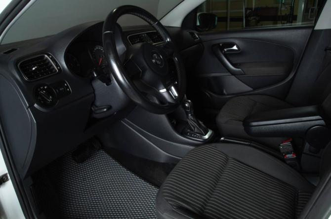 Volkswagen Polo V с пробегом 2014 года, цена 889 000 рублей, 266170 км, седан, Автокод Объявления