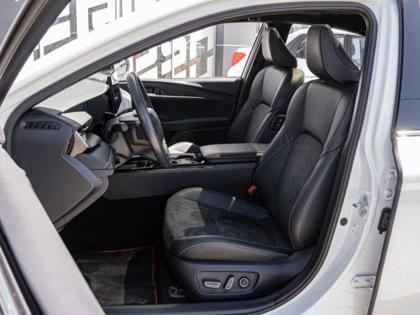 Toyota Camry IX (XV80) China Market с пробегом 2024 года, цена 4 100 000 рублей, 15980 км, седан, Автокод Объявления