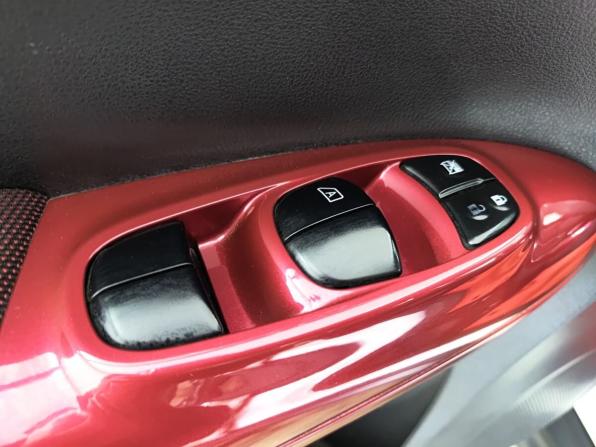 Nissan Juke I с пробегом 2012 года, цена 990 000 рублей, 132123 км, внедорожник, Автокод Объявления