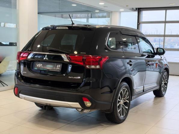 Mitsubishi Outlander III Рестайлинг с пробегом 2015 года, цена 1 570 000 рублей, 287116 км, внедорожник, Автокод Объявления