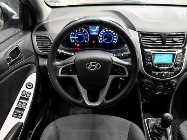 Hyundai Solaris I с пробегом 2013 года, цена 625 000 рублей, 306788 км, хэтчбек, Автокод Объявления