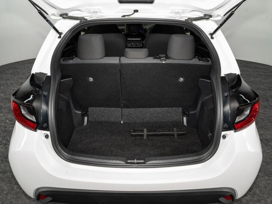 Toyota Yaris IV Иркутск  - изображение 18