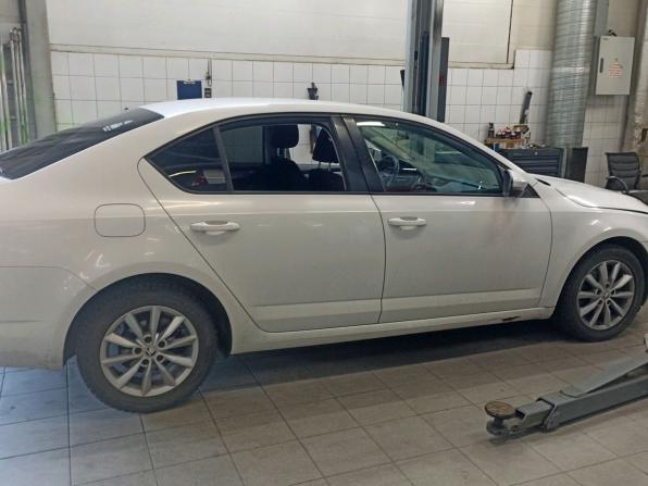 Skoda Octavia III (A7) с пробегом 2013 года, цена 795 000 рублей, 314000 км, лифтбек, Автокод Объявления