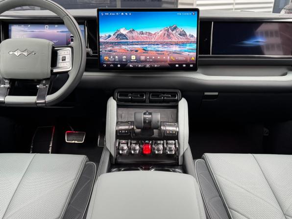 BYD FangChengBao Leopard 5 I с пробегом 2024 года, цена 5 490 000 рублей, 24461 км, внедорожник, Автокод Объявления